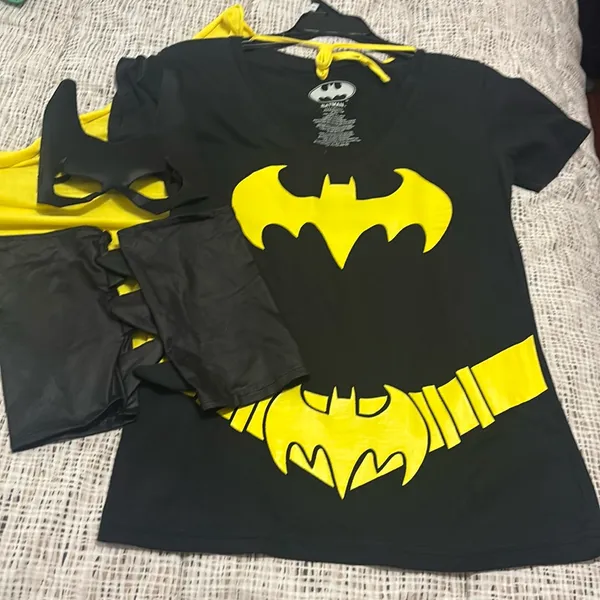 DC Comics Batgirl T-Shirt costume, mask and gloves - Image 2