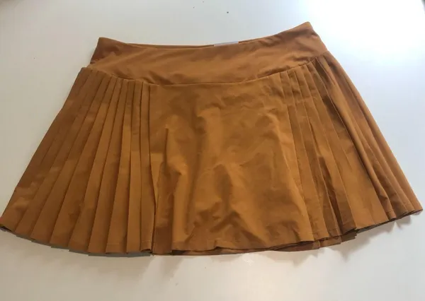 Calia Women's 14" Side Pleat Court Skort in Golden Warmth size XL NWT - Image 2