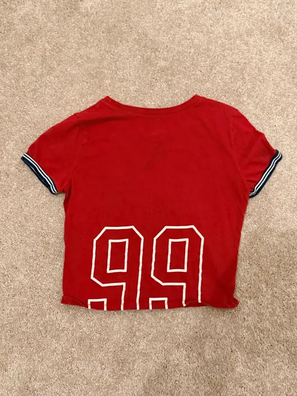 Hollister Graphic Tee Red Crop Top - Image 4