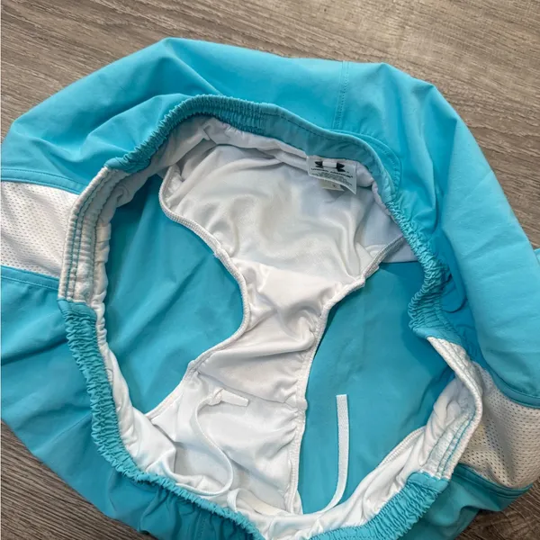 •UNDER ARMOUR• RUNNING SHORTS - Image 6