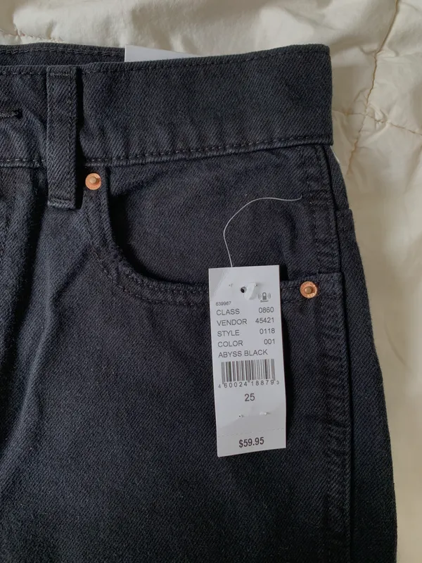 PacSun Black Highwaisted Shorts - Image 3