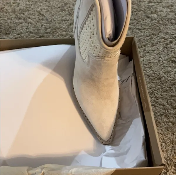 Women’s cream ankle boots - Image 5