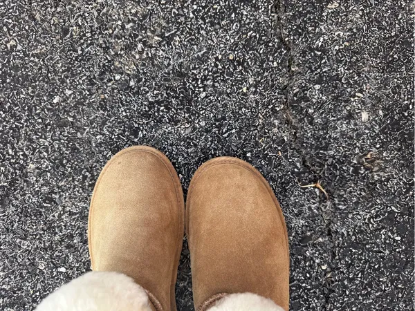 Bearpaw Women’s Size 8 Brown Suede Faux Fur Ankle Boots - Image 4