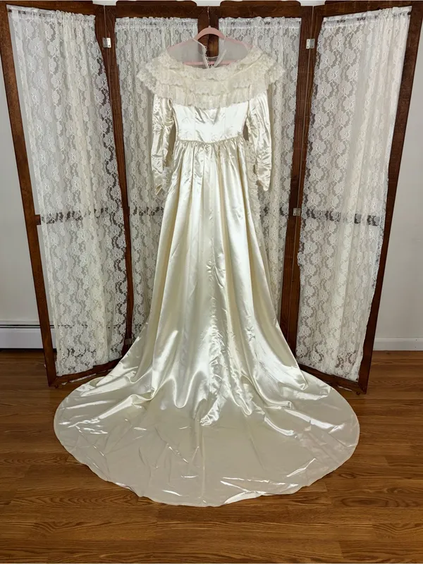 Spectacular Vintage 1940s Liquid Satin Wedding Gown - Image 4