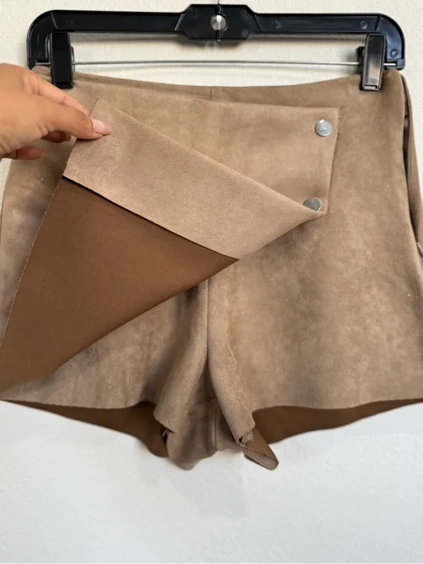 Love Tree Juniors L Taupe Faux Suede Wrap Mini Skort Snap Y2K Western Boho Fall - Image 5