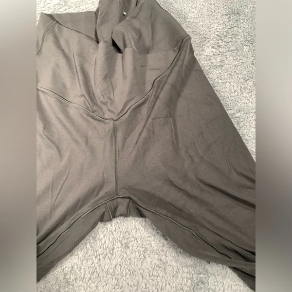 Aerie offline real me flare hi-rise short inseam Gray leggings yoga pants medium - Image 5