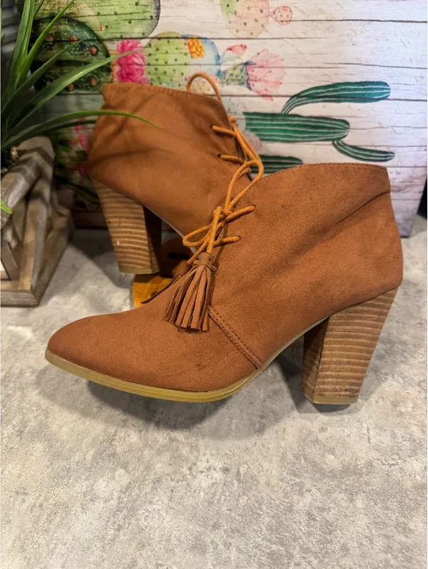 Cato lace-up heeled ankle boots, Size 9 - Image 5