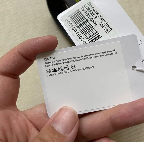 Lululemon silicone keychain - Traverse Grey - Image 8