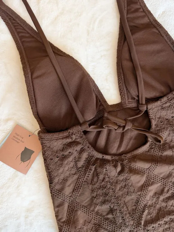 NWT Shade & Shore Brown Crochet Plunge Medium Coverage One Piece Swimsuit - S - Image 5