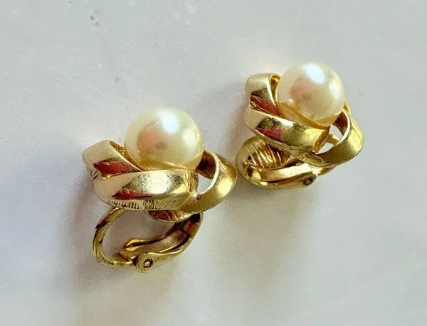 Vintage Dainty Gold Tone Faux Pearl Clip-on Costume Earrings - Image 5