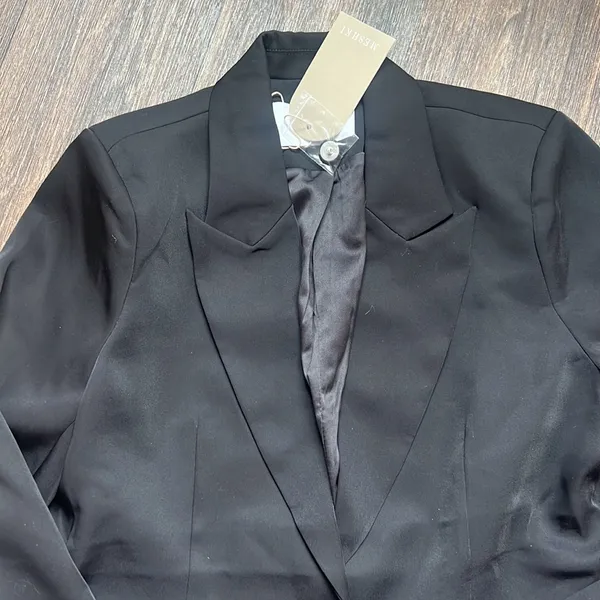 Meshki Oversized Blazer - Image 2