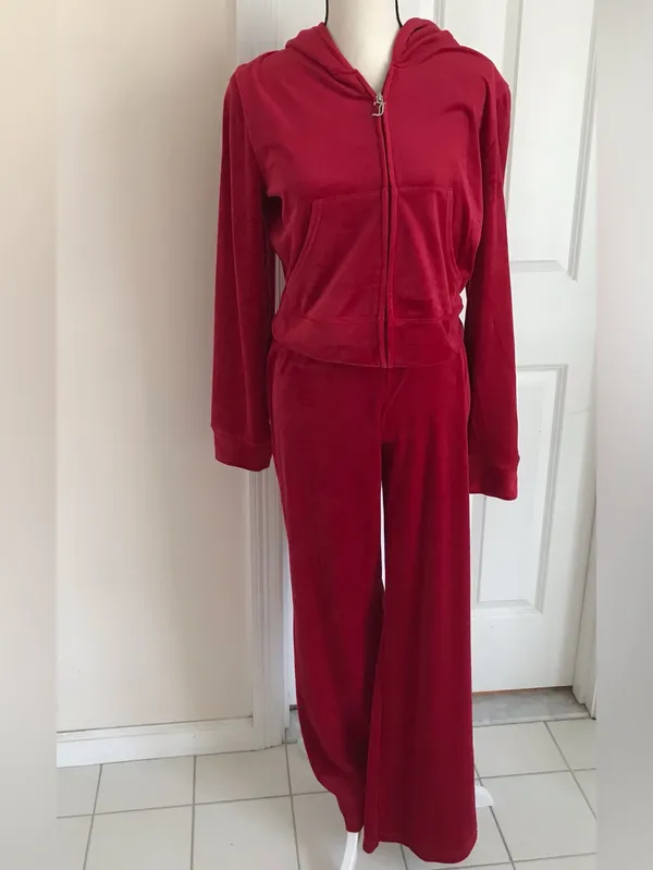 Juicy Couture Velour Set - Image 6