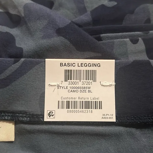 Camo Daze Printed Leggings, Mid Rise Plus Size 2X New w/Tag - Image 5