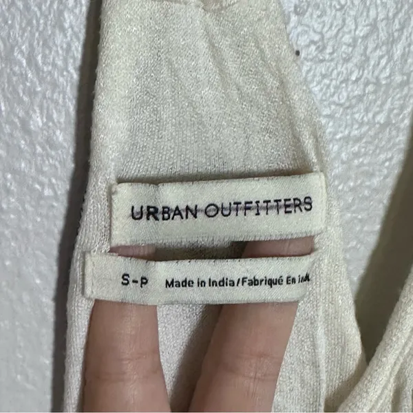Urban Outfitters Women Ivory Embroidered Dream Catcher‎ Tiered Tank Top size S - Image 6