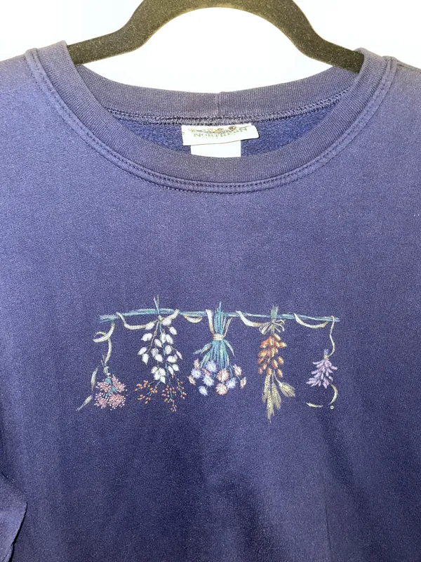 Northern Reflections Vintage Flower Crewneck - Image 2