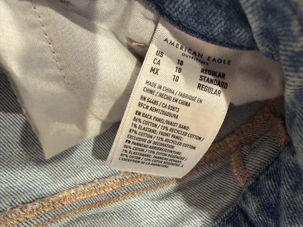 American Eagle Jeans Mom - Image 4