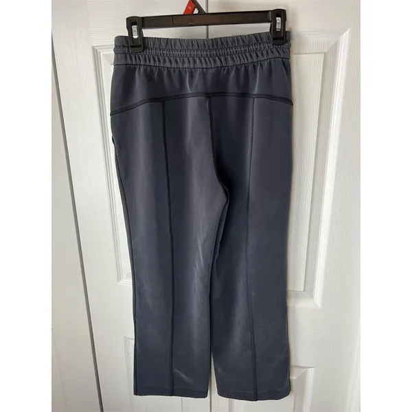 Lululemon Women's Size 4 Black High rise Softstreme straight leg crop - Image 2