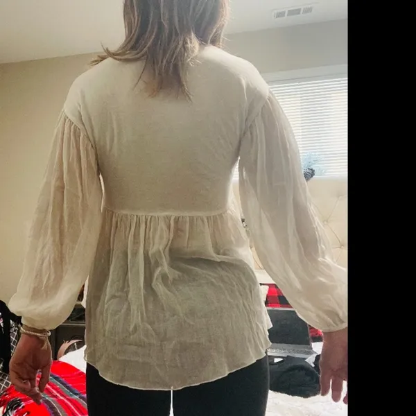 NWOT Zara white v neck baby doll long sleeve top / shirt/ blouse! - Image 9