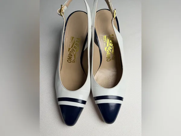 Salvatore Ferragamo Slingback Heels 8B White Navy Leather Italy Vintage 1980’s - Image 6