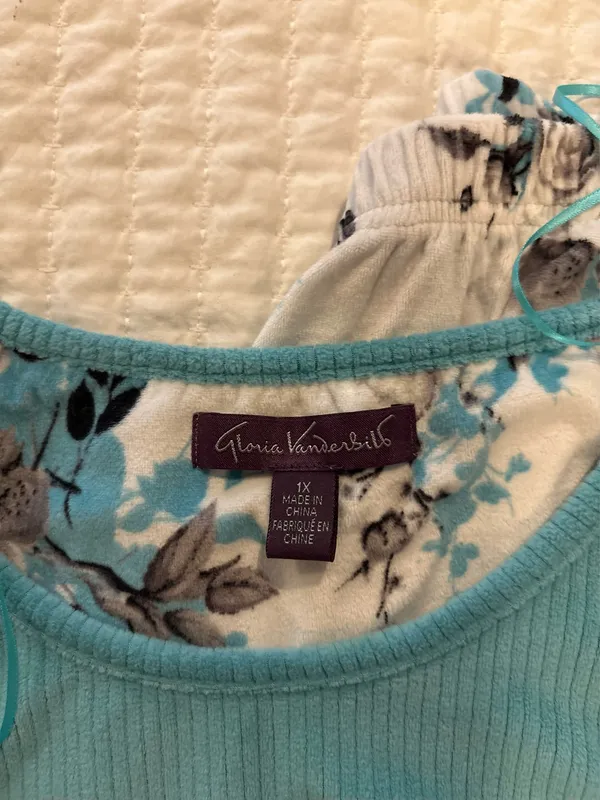Gloria Vanderbilt Winter pajamas - Image 4