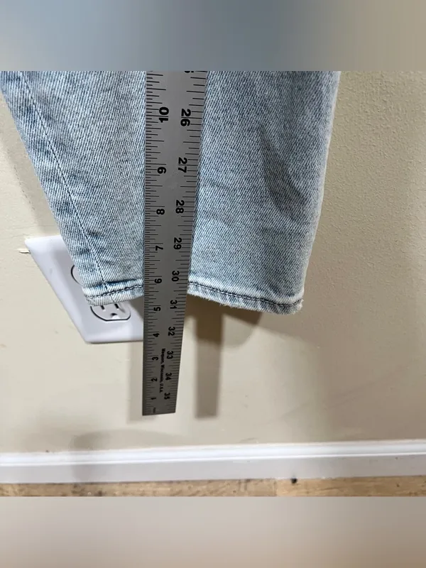 NWT American Eagle Stretch Mom Jean size 10 Long light wash 30W - Image 5