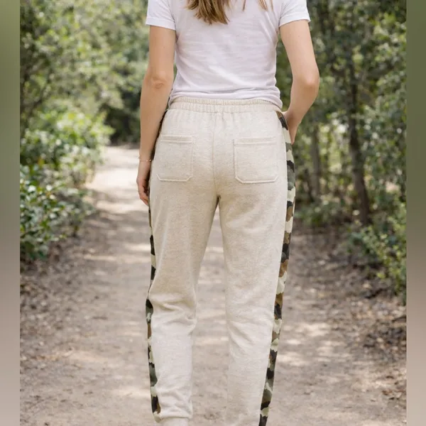 Vintage Havana Joggers with pockets, camo detail on sides. GUC size sma… - Image 7