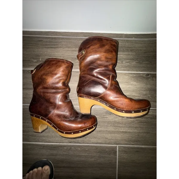 UGG Australia Lynnea II Leather Clog BOOTS Leather Fold Sz 7 Sheepskin‎ Lined - Image 9