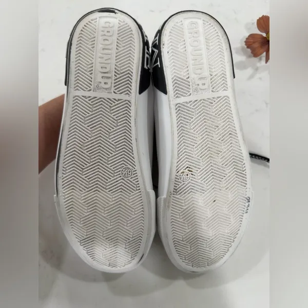 Disney White and Black Kids Sneakers - Image 10
