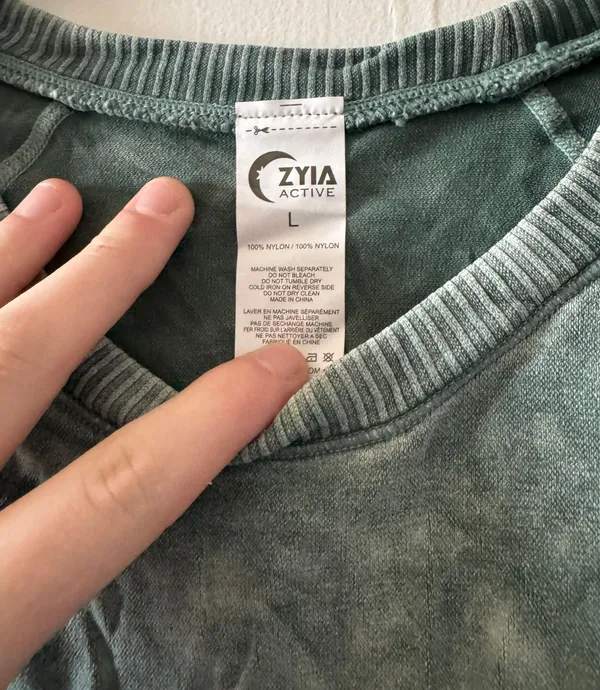 Zyia Green Cropped  Tee - Image 3