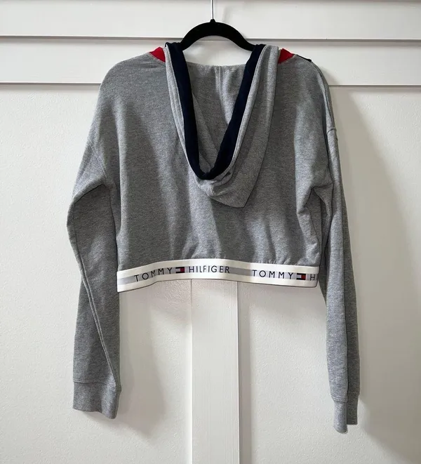Tommy Hilfiger Cropped Hoodie - Image 4