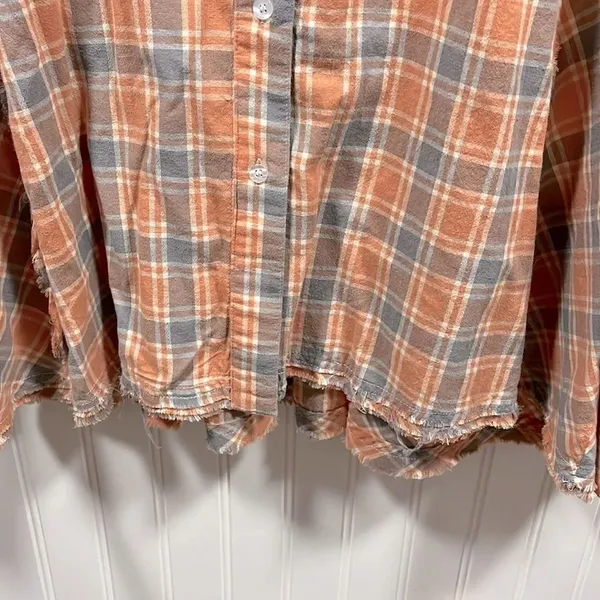 Ces Femme plaid raw hem button down shirt - Image 2
