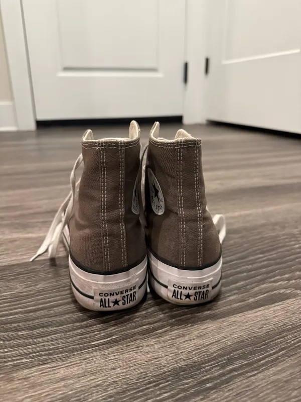 Brown platform high top converse  - Image 4