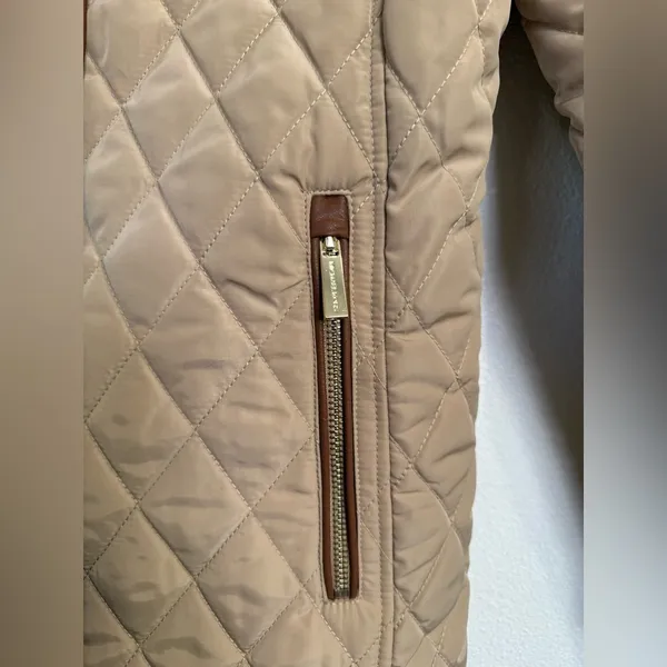 Michael Kors Quilted Jacket Tan Brown Trim Gold Zip Snap Coat Small - Image 8