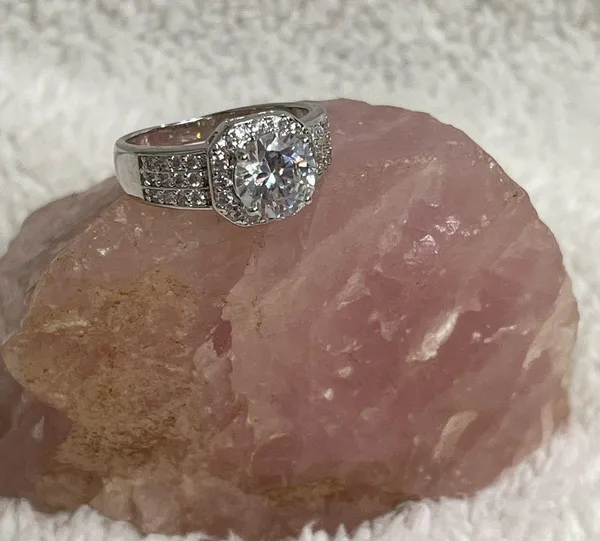 Silver tone engagement style fashion ring - Image 2