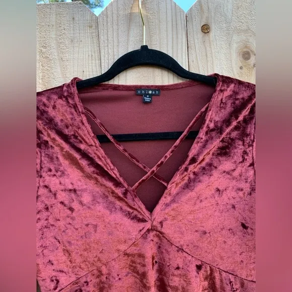 Chloah womens Velvet dress size small Maroon Bell sleeve Soft Spring‎ Summer - Image 4