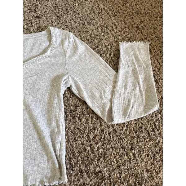 Old Navy‎ Women's Gray Cropped Long Sleeve Tee Size Medium - Image 6