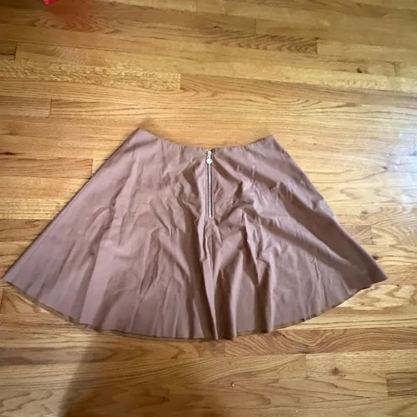 Yumi Kim Faux Leather A-Line Skirt Size 8/10 Brown Textured Back Zip Mini Skirt - Image 2