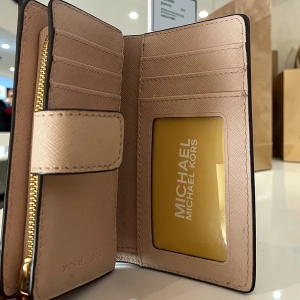 Michael Kors Jet‎ Set Bifold Wallet Women Blush Pink Saffiano Leather - Image 10