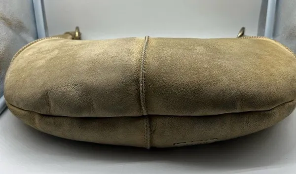 UGG AUSTRALIA sheep skin hobo bag - Image 13
