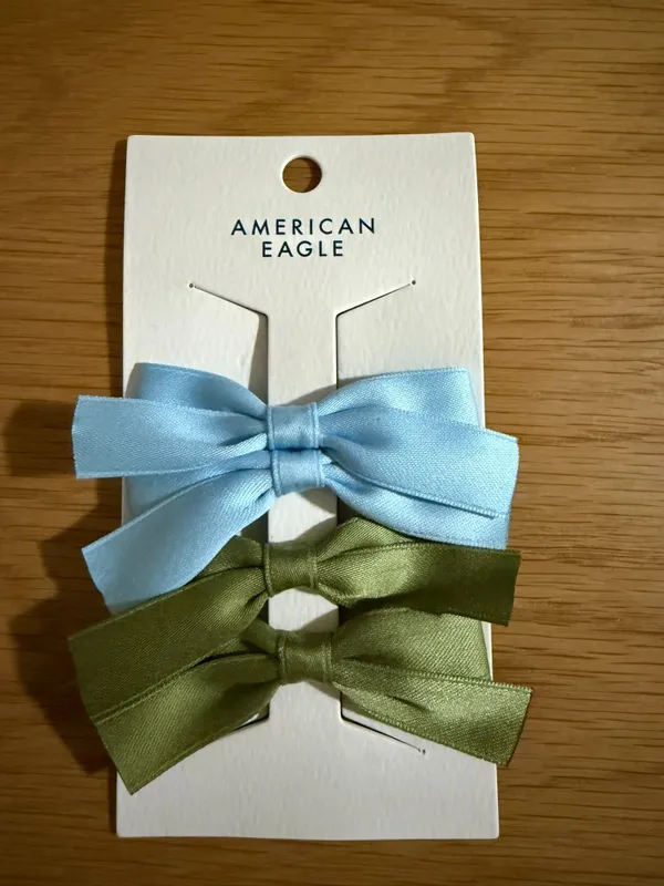 NWT: American Eagle Blue and Green 4 pack hair bow clips - Image 3