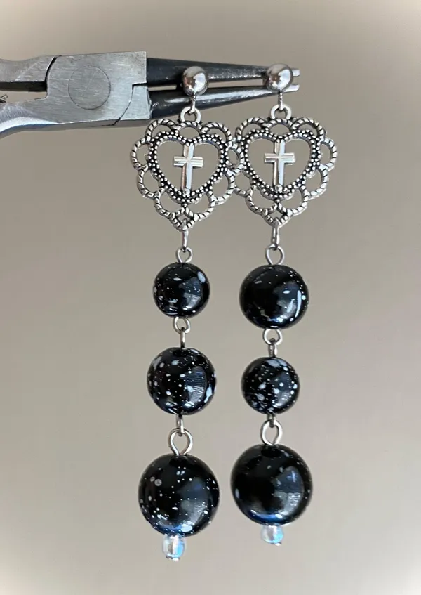 Handmade goth victorian grunge style cute heart cross & round beads unique dangle earrings✨ - Image 2