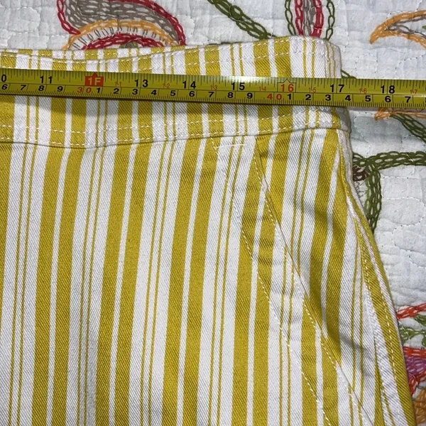LOFT size 12 women’s striped skirt yellow white zip button close with pockets - Image 3