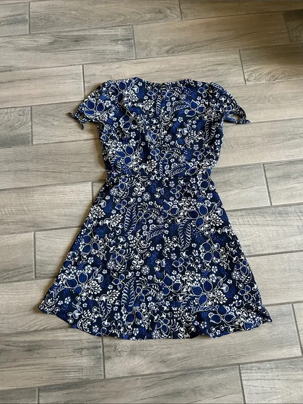 J. Crew Navy and White Floral V-Neck Mini Dress - Image 4