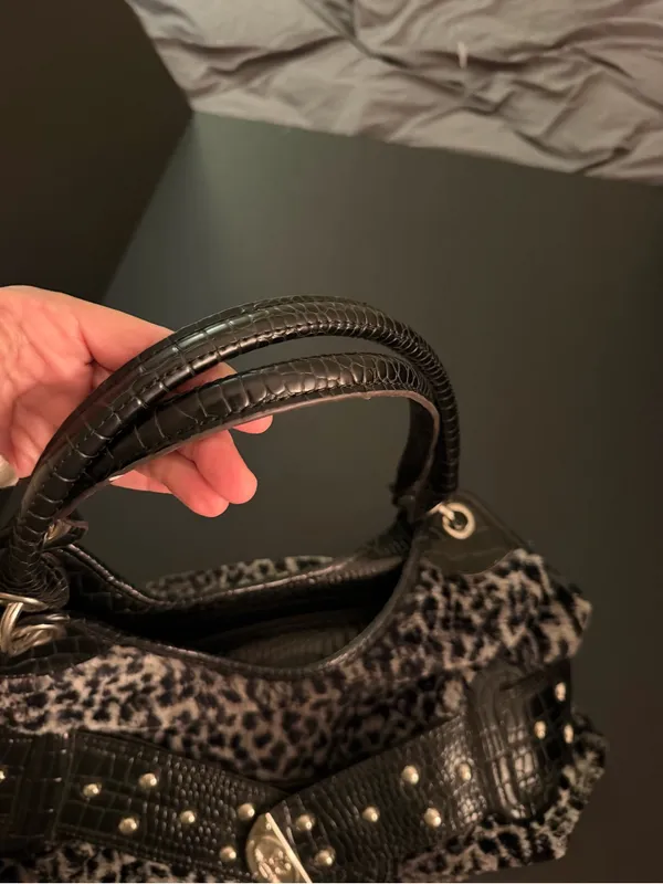 Kathy Van Zeeland Black and Gray Leopard Faux Fur Purse Y2K - Image 7