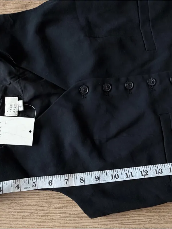 Black Button - Image 2