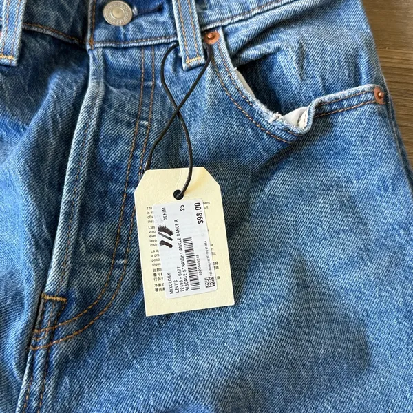 NWT Levi’s Ribcage Straight Ankle Jeans - Image 7