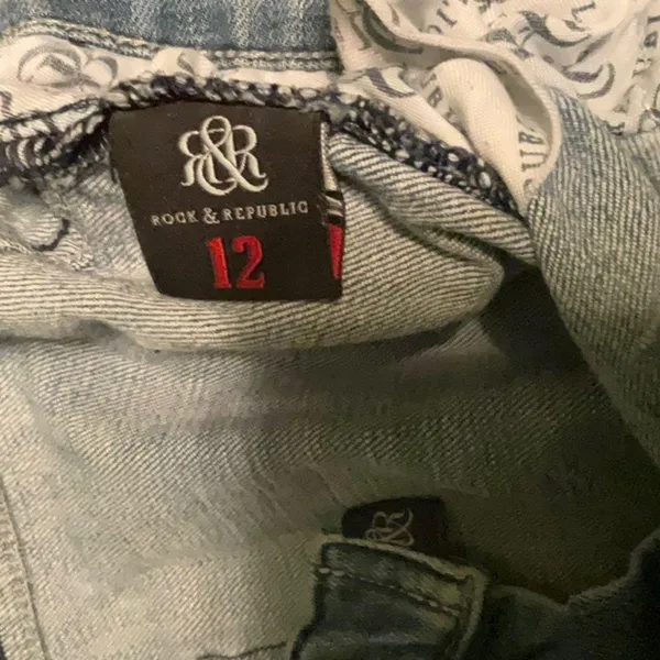 Rock & Republic Kasandra Embellished Light-Wash Flare Jeans Sz. 12 - Image 3
