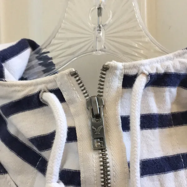 FINAL MARKDOWN LADIES aeo hoodie medium - Image 3
