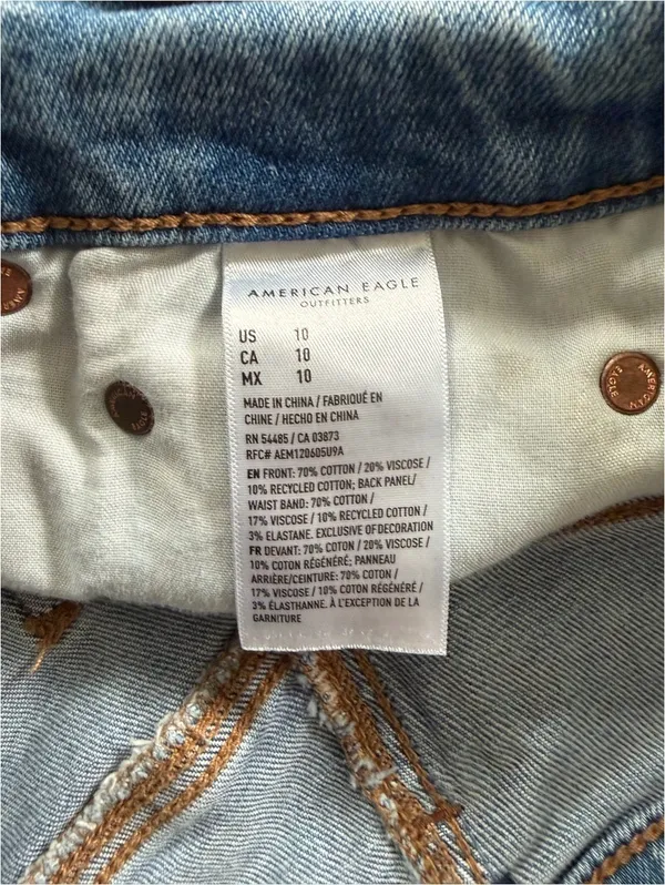 American Eagle High Waisted Cotton Light Wash Relax Fit Cuff Denim Short size 10 - Image 9