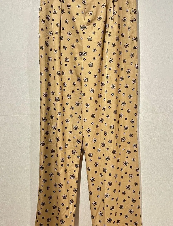 Le lis Floral Print Tan Pants - Image 2
